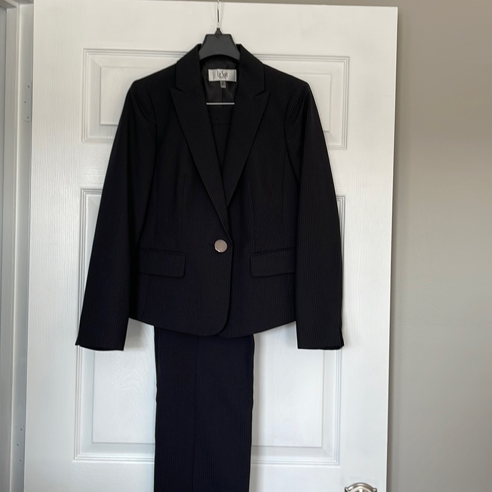 Le Suit 2 piece Painsuit